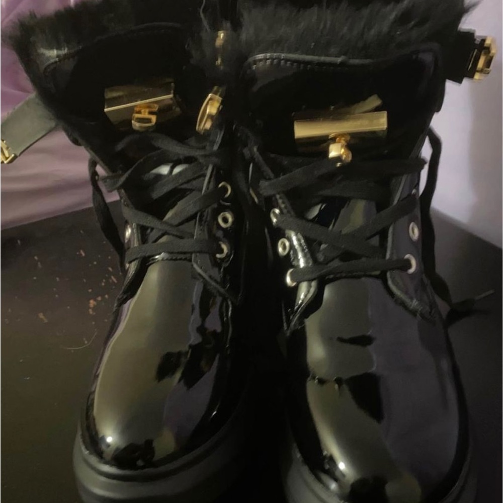 BRAND NEW WITHOUT TAGS adorable warm, comfy black winter boots - Picture 2 of 4